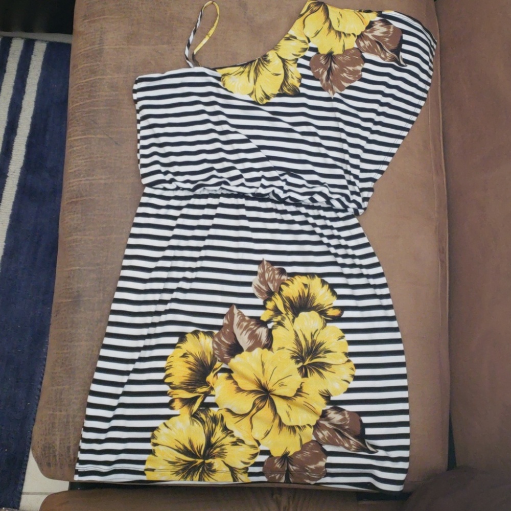 Single should strap dress